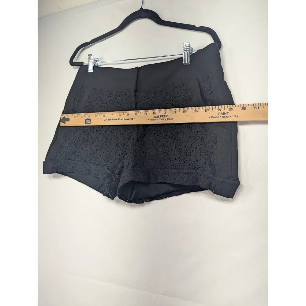 maurices Black‎ Crochet Lace Detail Cuffed Shorts Women's Size 7/8